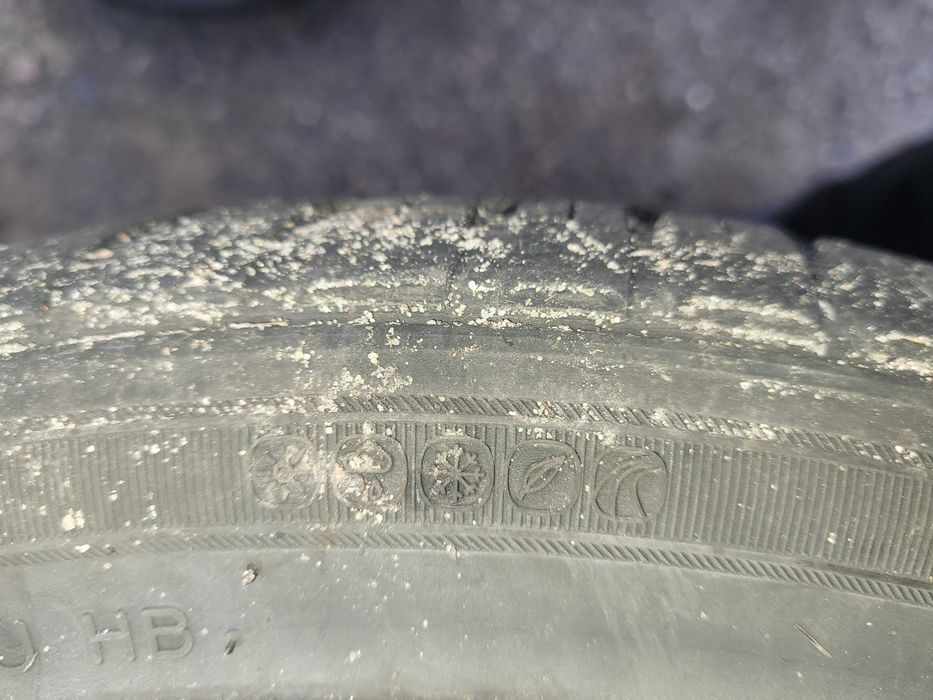 Opony zimowe 225/40R18,Hankook Kinergy.