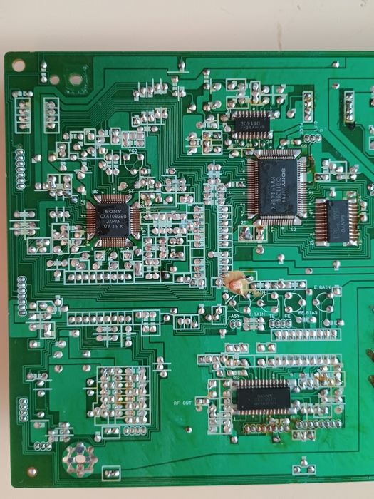 Плати в зборі від CD -програвача Nesco HCD-40