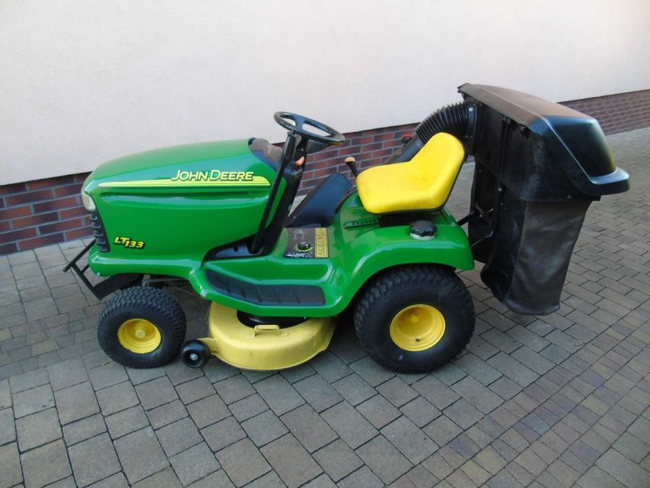 Traktorek kosiarka JOHN DEERE LT 133  13KM z pompą  kosz PO SERWISIE