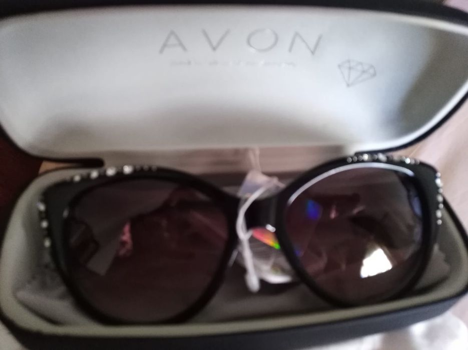 Óculos da marca AVON novos!