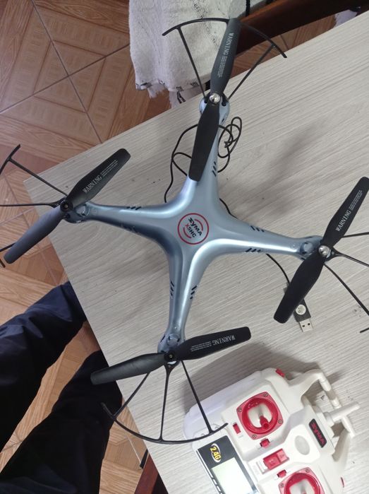 Drone c/ câmara de filmar