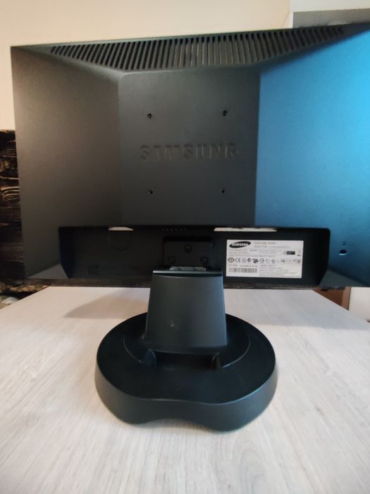 Монітор  SAMSUNG SyncMaster 920NW.