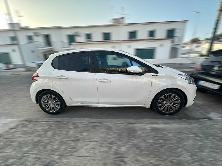 Peugeot 208 1.2 PureTech • 82cv • Nacional • Histórico completo