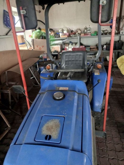 Японський мінітрактор. Мінітрактор Iseki Tm 17 з прицепом