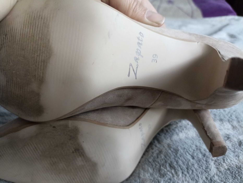 nubukowe czółenka na szpilce Zapato 39