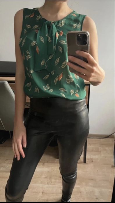 Nowa zielona bluzka bez rękawów KEW