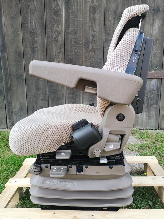 Siedzenie fotel pneumatyczny GRAMMER MSG95 John Deere M R SE Premium