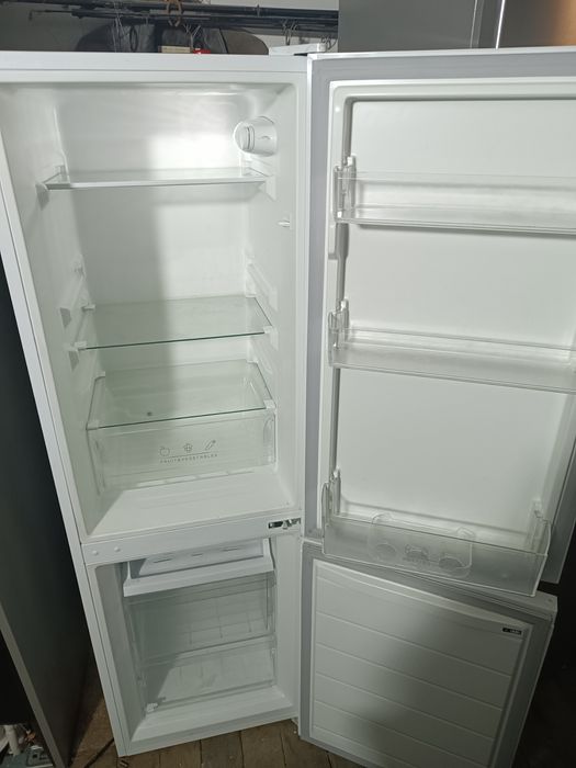 Продам холодильник Vivax в хорошем состоянии