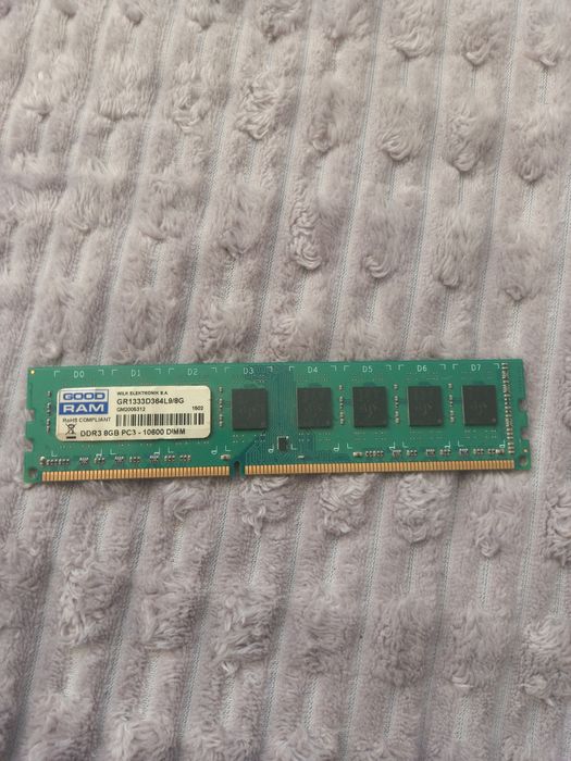 Продам оператиаювную память ddr3 8 gb и 4 gb