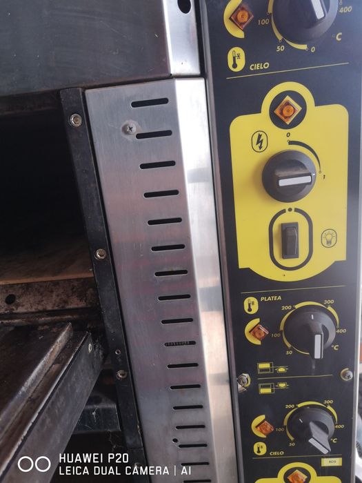 Forno de Pizza Elétrico Profissional Trifásico (2 Pisos - 8 Pizzas)