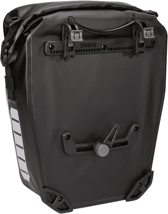 Vendo 1 Alforge THULE (17L) + 1 Bagageira THULE  **A ESTREAR**