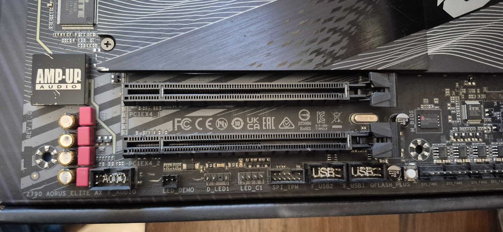 Материнська плата Gigabyte Aorus Z790 Elite Wifi 7 DDR5