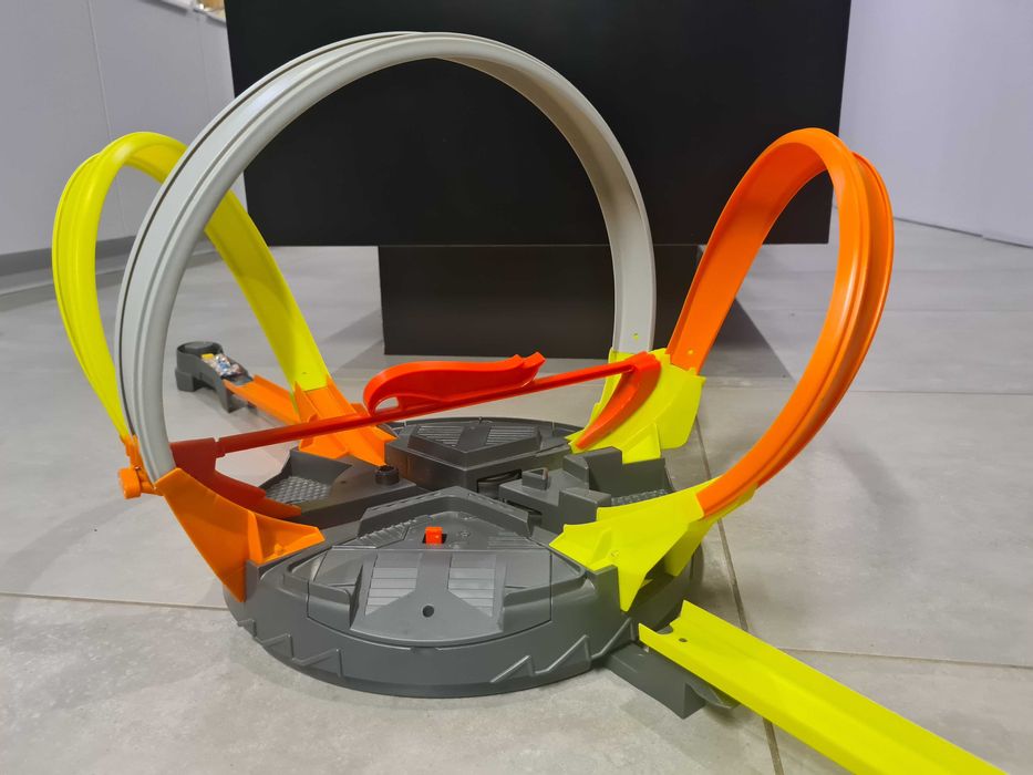 Hot Wheels Roto Revolution - mega looping crashbahn