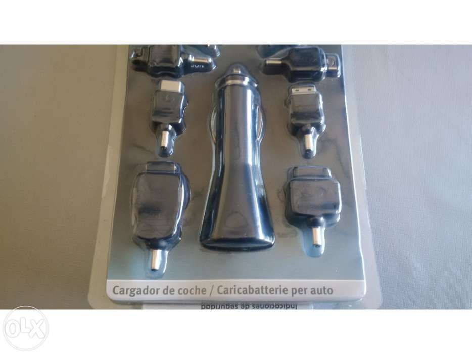 Carregador auto para telemóveis/tablets