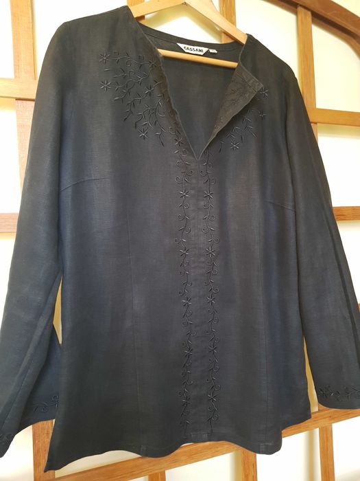 Oryginalna czarna lniana bluzka.