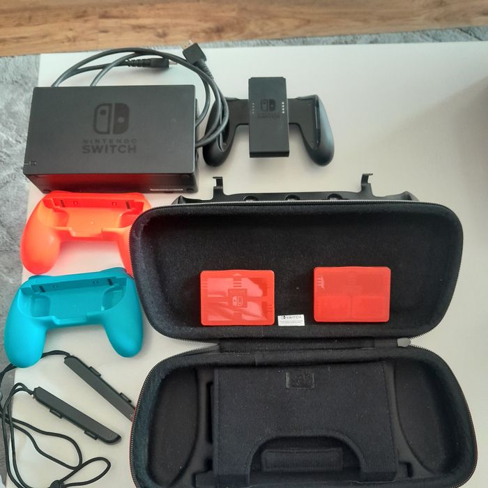 Nintendo Switch plus dodatki