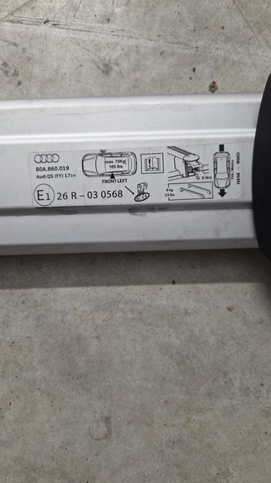 Bagażnik dachowy z relingami thule