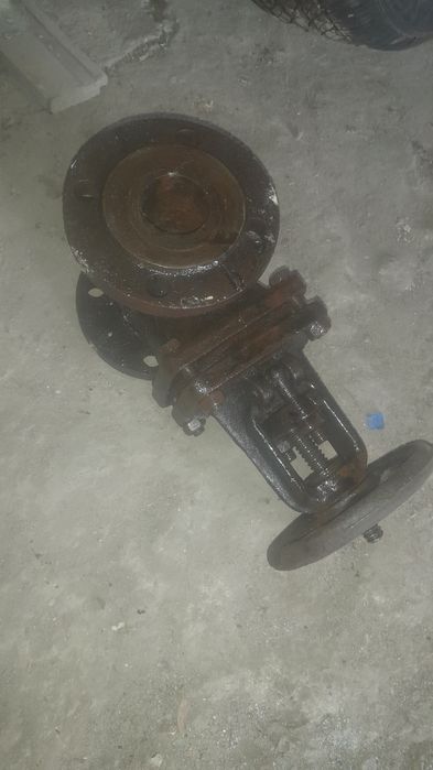 Задвіжки 50 мм фланцева і шарова