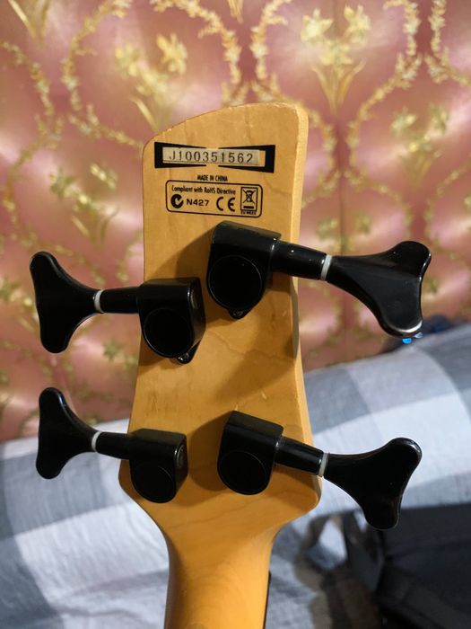 Басс гитара ibanez