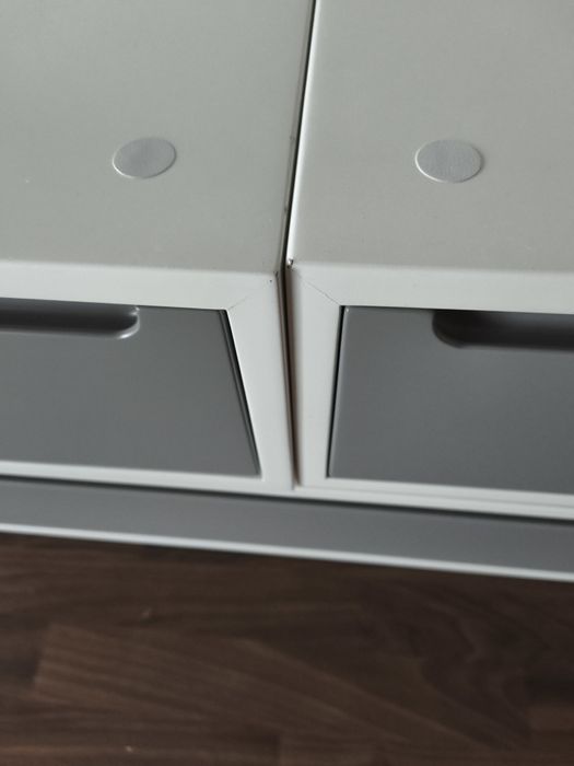 Módulos com gavetas cinzento e branco