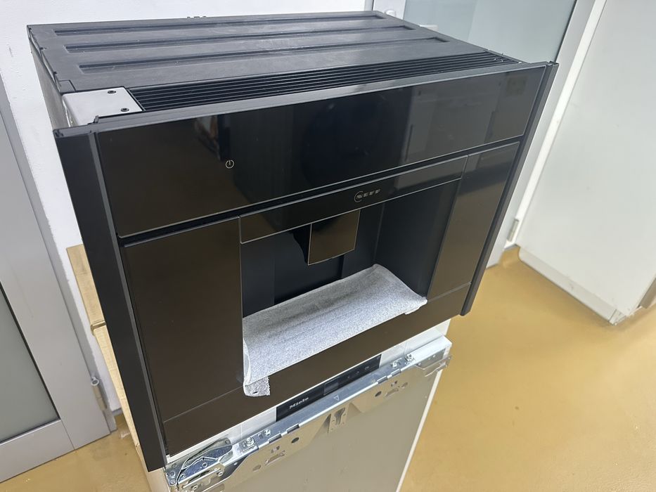 Bosch NEFF CL9TX11Y0 Flex ekspres ciśnieniowy do zabudowy