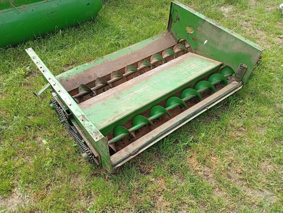 Kosz przyjęciowy ze żmijkami John Deere 970,975,1072,1075