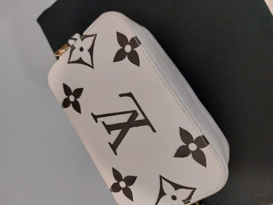 Nowa mała torebka kolor puder