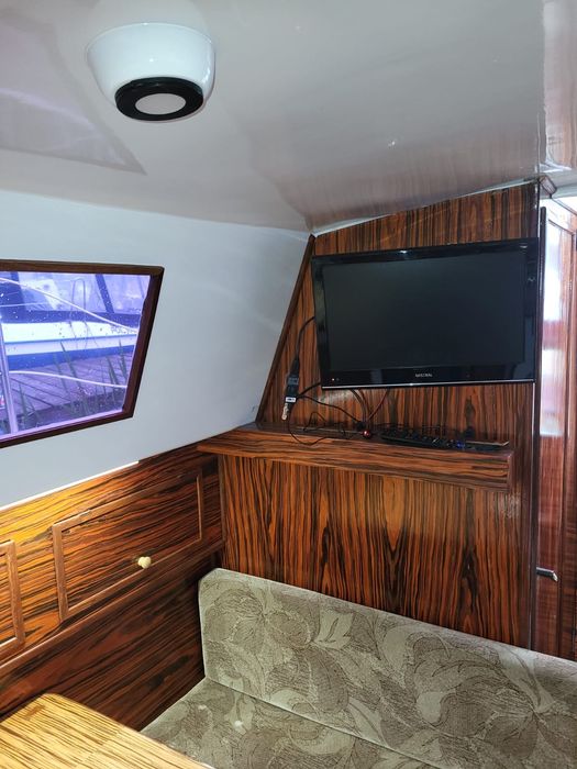 Jacht motorowy/ Łódź motorowa