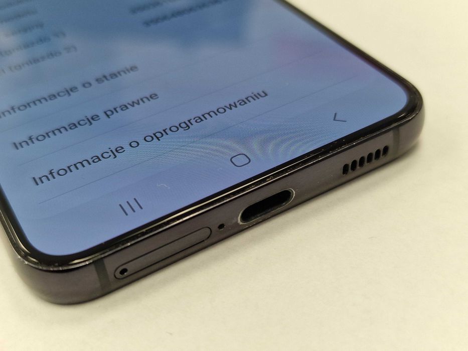 Samsung Galaxy S22 Dual SIM/ 8GB/ 128GB/ Grade A-/ bateria obniżona