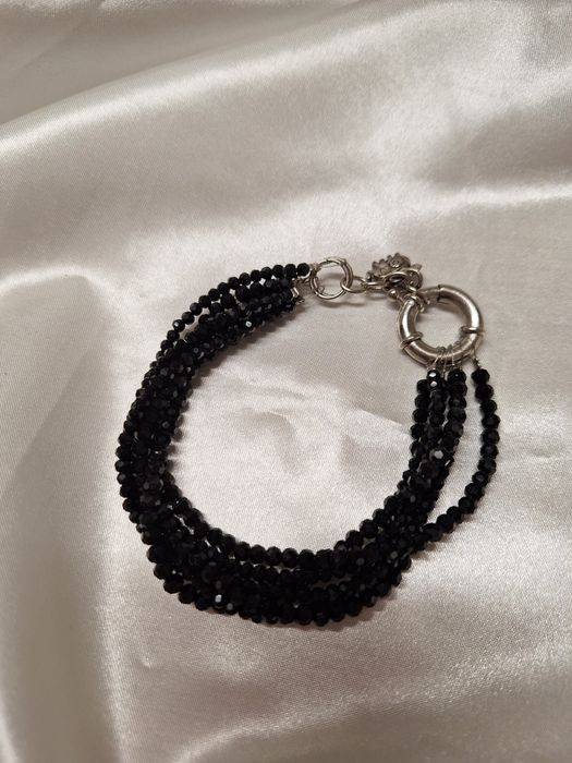 Bransoletka z czarnych kamieni