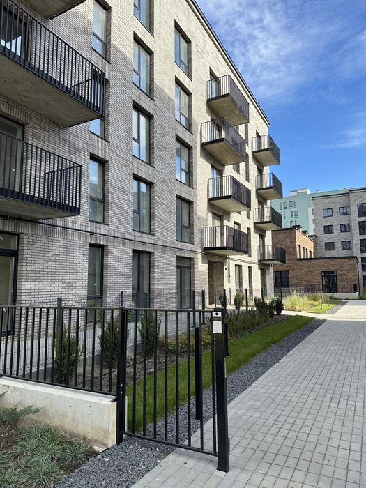 Продам квартиру в новобудові з власним патіо