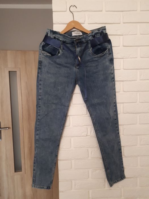 Spodnie dżinsowe Queen Hearts z paskiem roz L