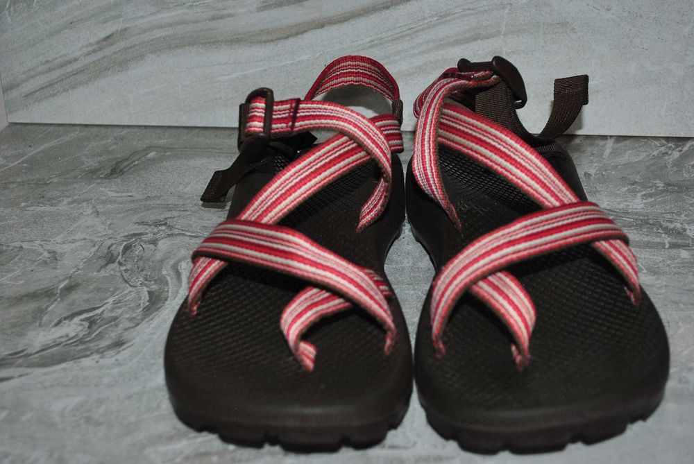 chaco босоножки 40 размер на девочку