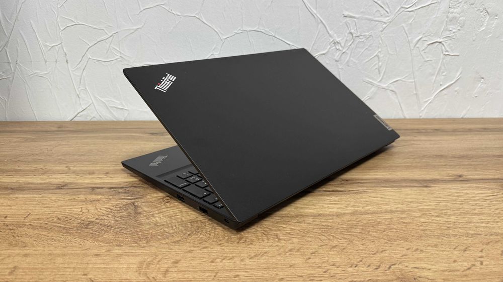 ThinkPad E15 Gen 3 – Ryzen 5 5500U, 12GB, 256GB SSD