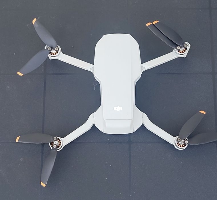 # Dron DJI Mini 2 #Prawie nowy # 2 baterie
