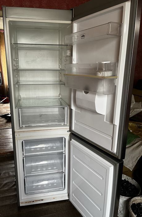 Lodówka Whirlpool 187x65x60