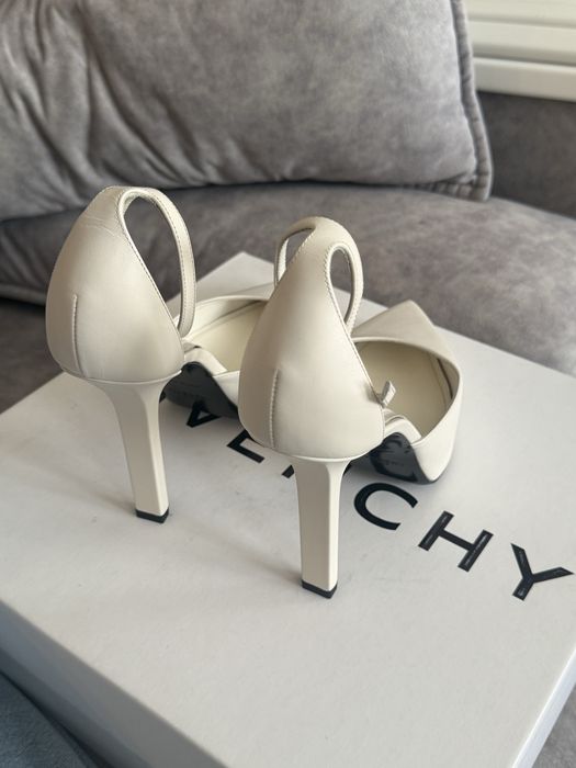 Підбори Givenchy Charm-Detail Ankle-Strap Pumps