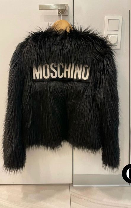 Продам шубу москино