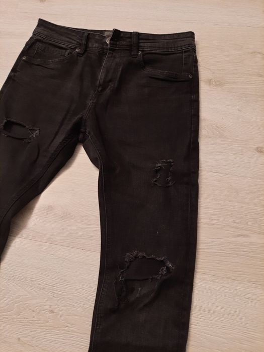 Spodnie męskie Bershka Skinny Fit r.30