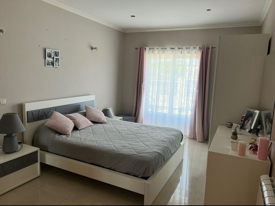 Moradia T4 para venda