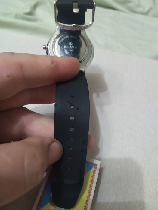 Часы наручные SLAVA кварцевые,в рабочем состоянии 120 грн.