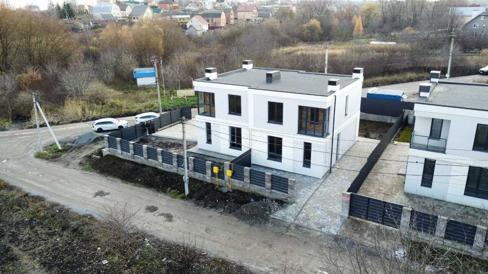 Продам котедж в місті