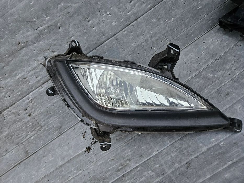 Hyundai I20 lift 12-14 halogen przód prawy
