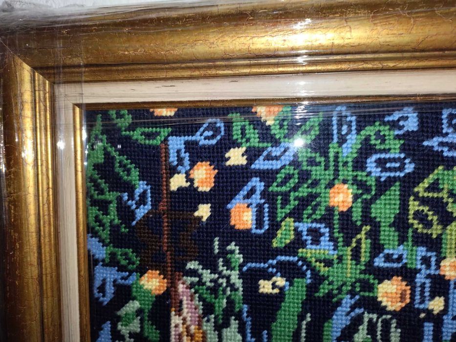 Quadro em meio ponto com quadro incluido Novo