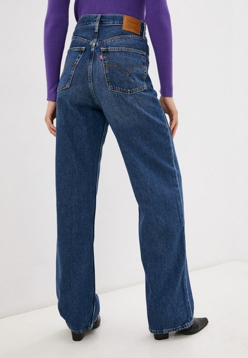 Джинси levi’s high loose нові шикарноі
high loose 
розмір - 29 (М)
довж 109/75
Посадка- 40
пот 39-41
поб 52
77% бавовна, 23% конопляне волокно
