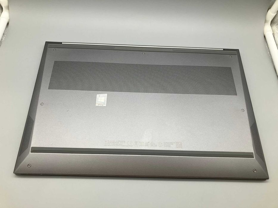 Ноутбук HP ZBook Studio G7 i9-10885H Quadro T2000 Win11 + подарунок
