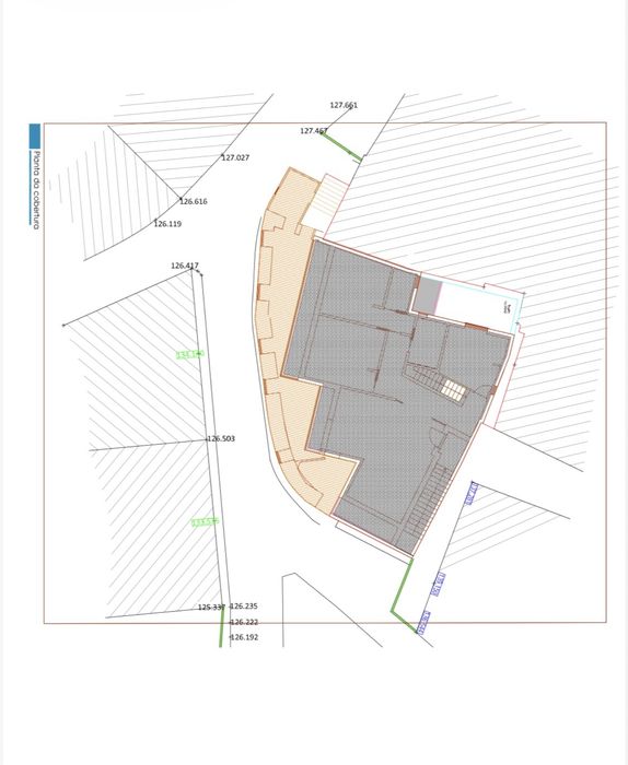 Moradia com projeto de reconstrução 5 apartamentos.