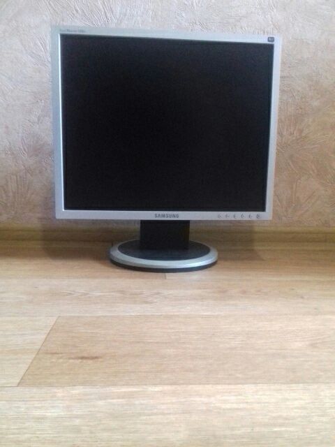 Монитор Samsung 940n