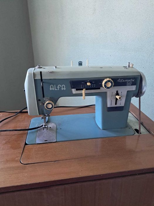 Máquina Costura - Alfa Alfamatic 109