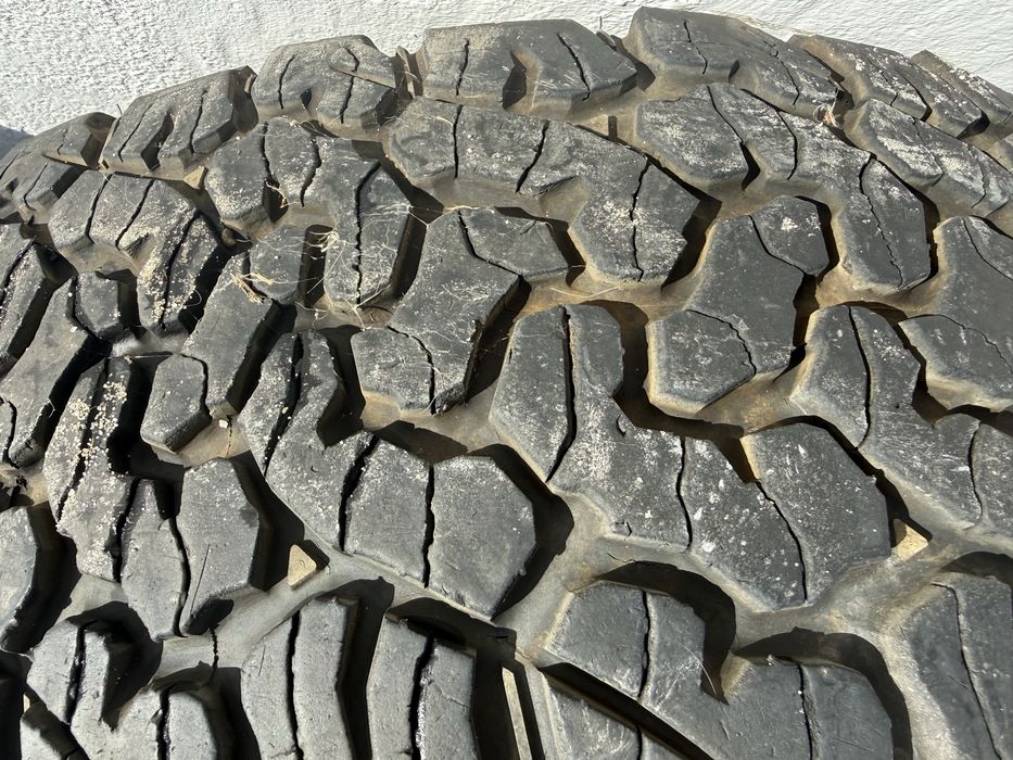 5 Pneus BfGoodrich 285/ 75r16
